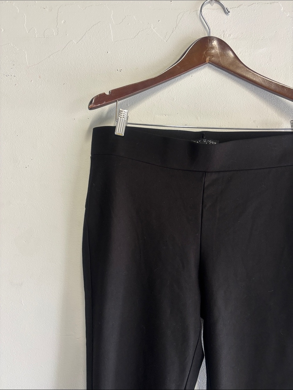 Kay Unger Black Ponte Pull-On slimming slacks